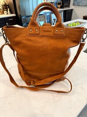 Vintage Leather Tote Bag in Saddle Brown, Excellent Condition!